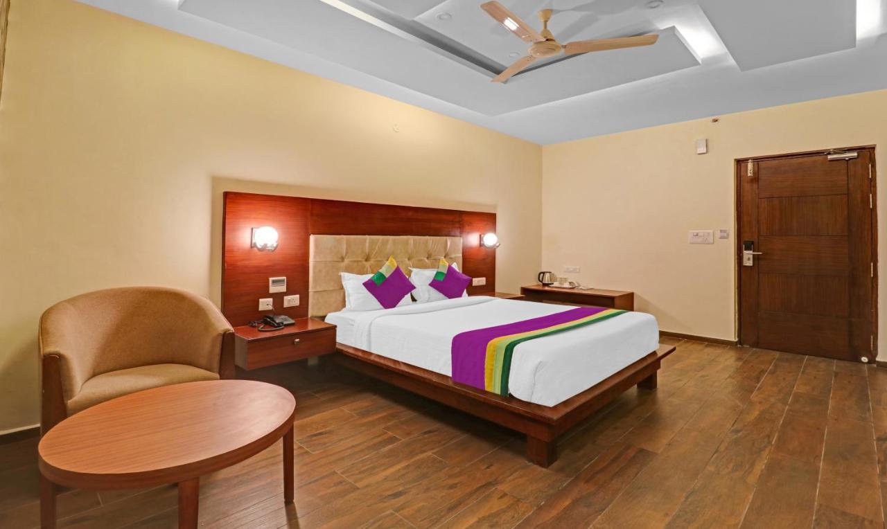 Treebo Premium Runway Suites, Marathahalli Bangalore Buitenkant foto