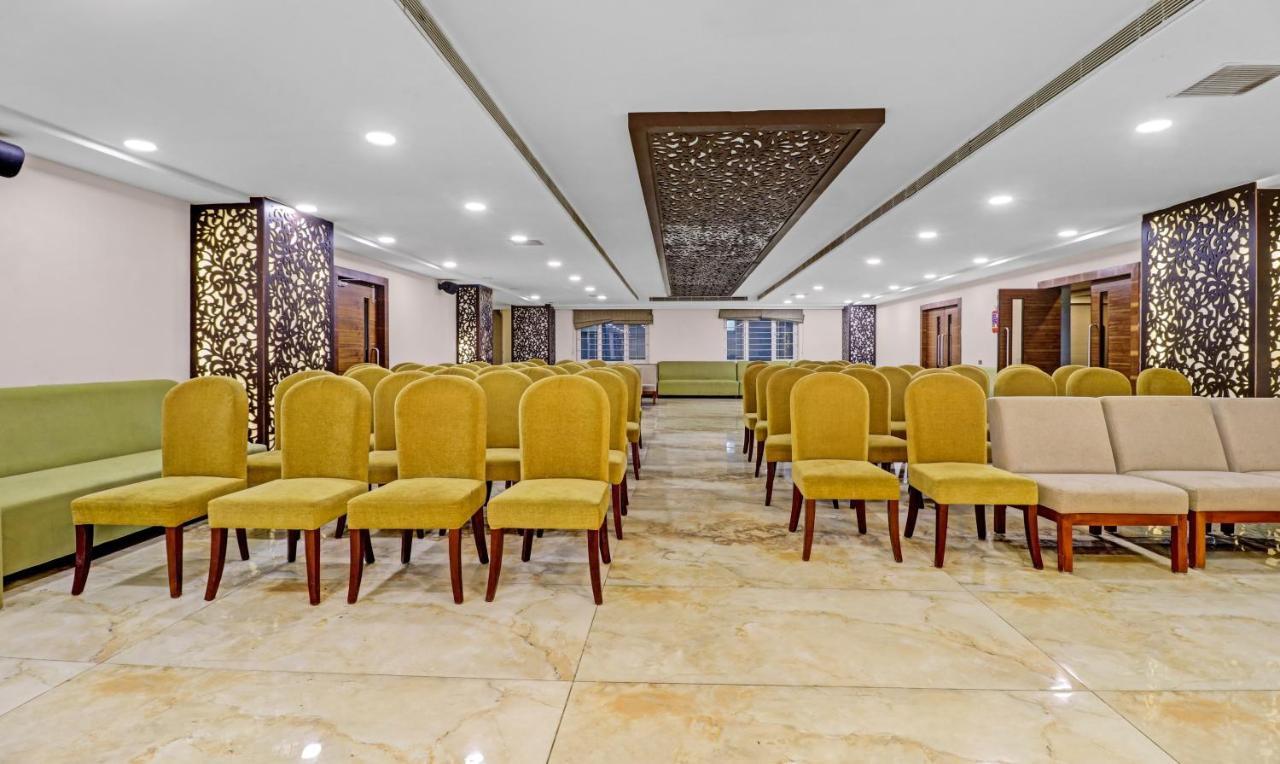 Treebo Premium Runway Suites, Marathahalli Bangalore Buitenkant foto