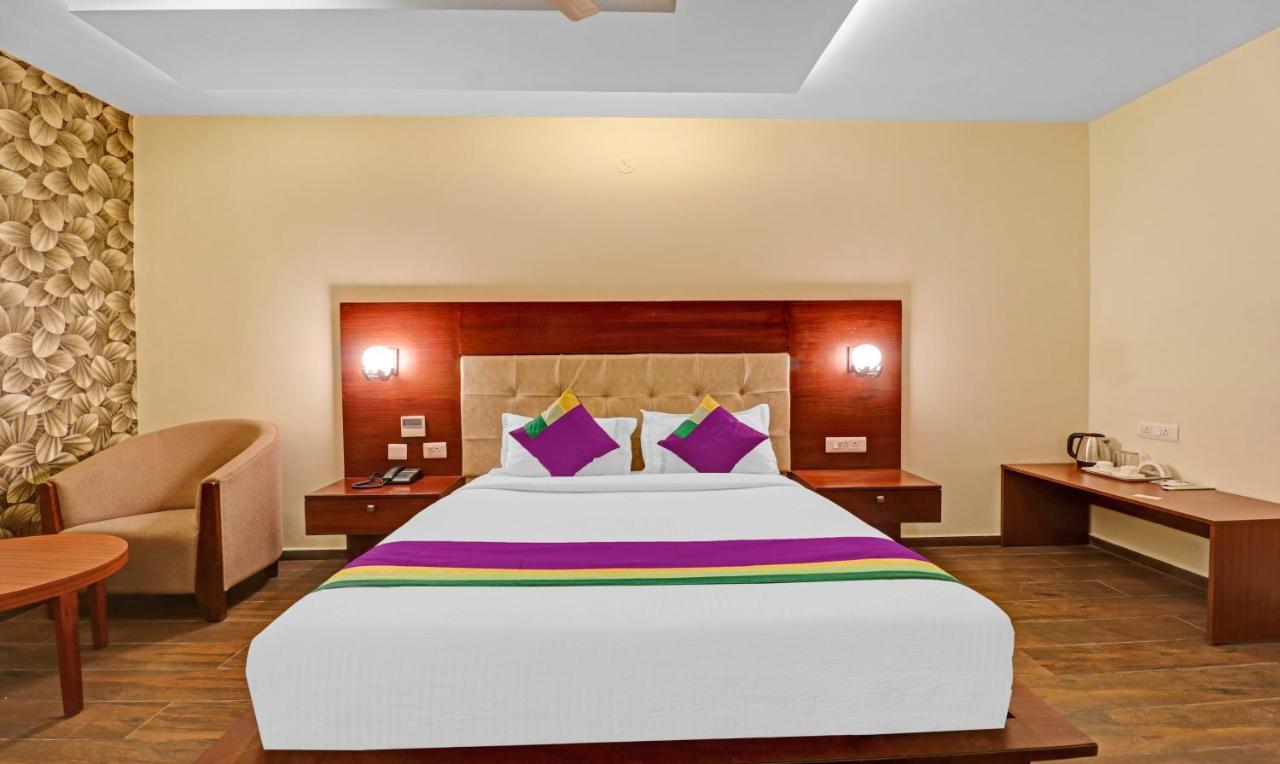 Treebo Premium Runway Suites, Marathahalli Bangalore Buitenkant foto