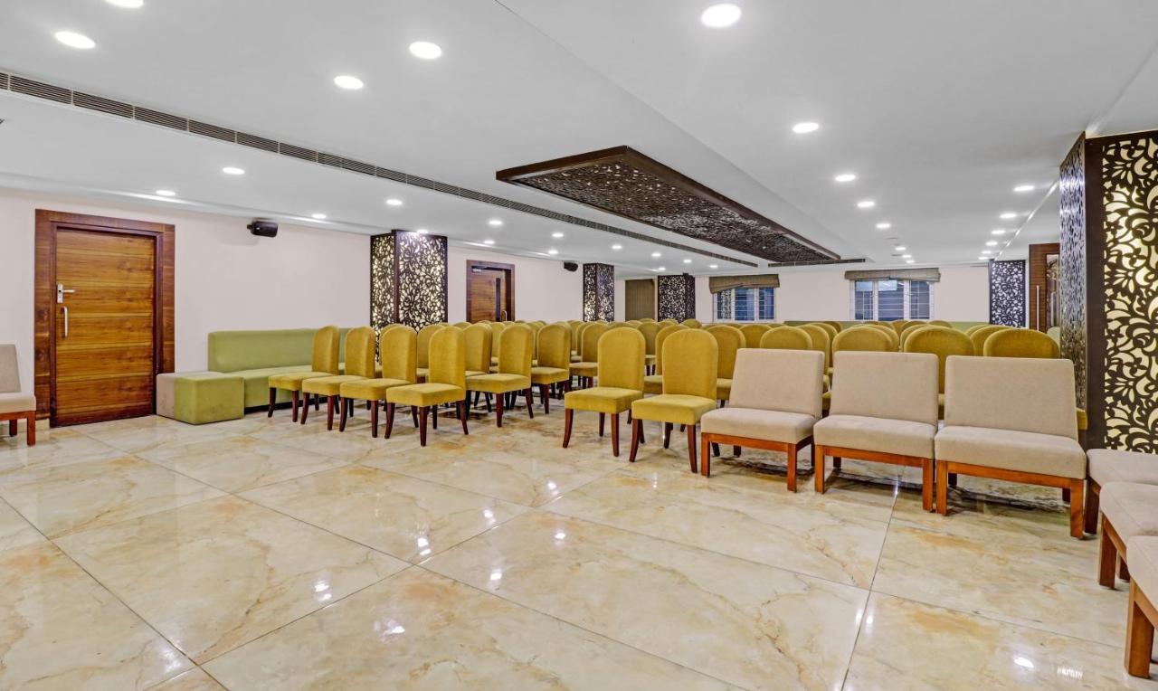 Treebo Premium Runway Suites, Marathahalli Bangalore Buitenkant foto