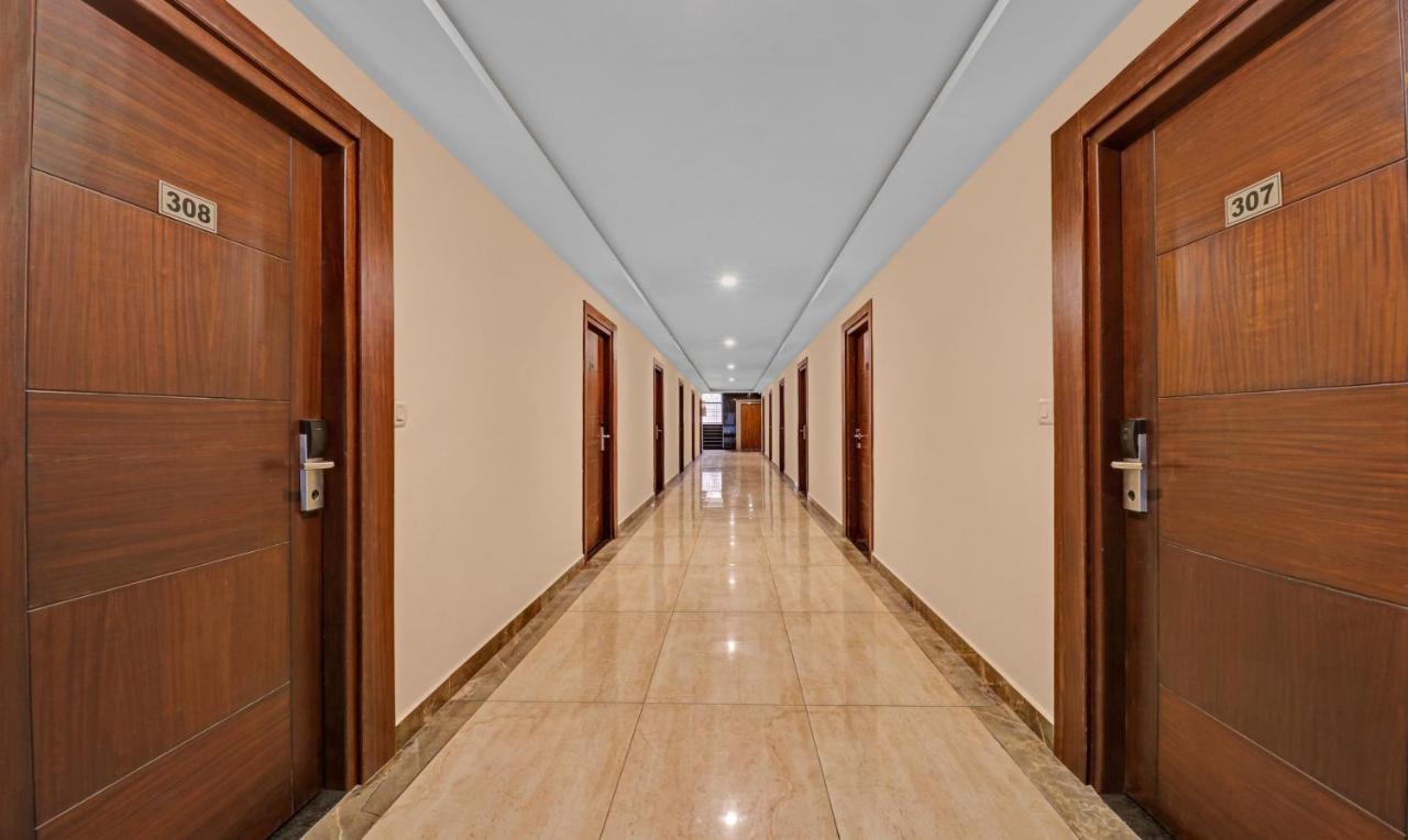 Treebo Premium Runway Suites, Marathahalli Bangalore Buitenkant foto