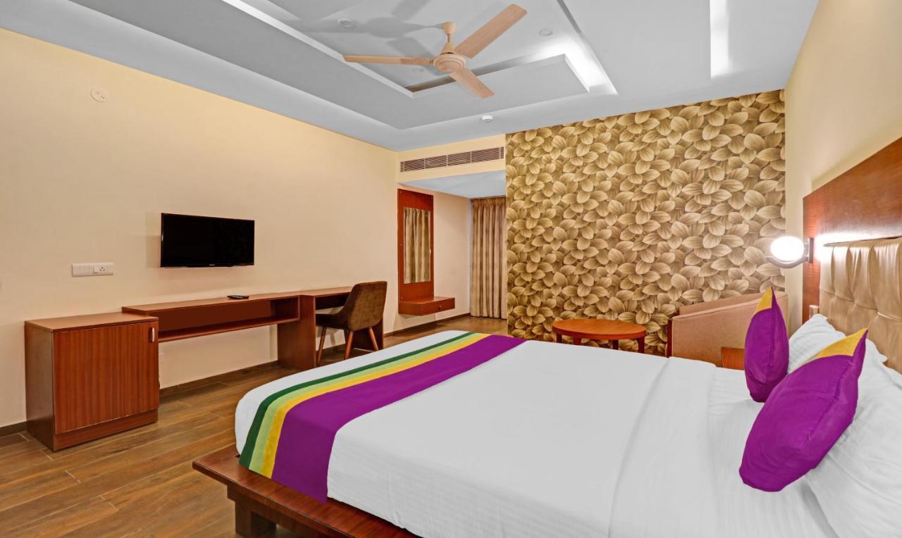 Treebo Premium Runway Suites, Marathahalli Bangalore Buitenkant foto