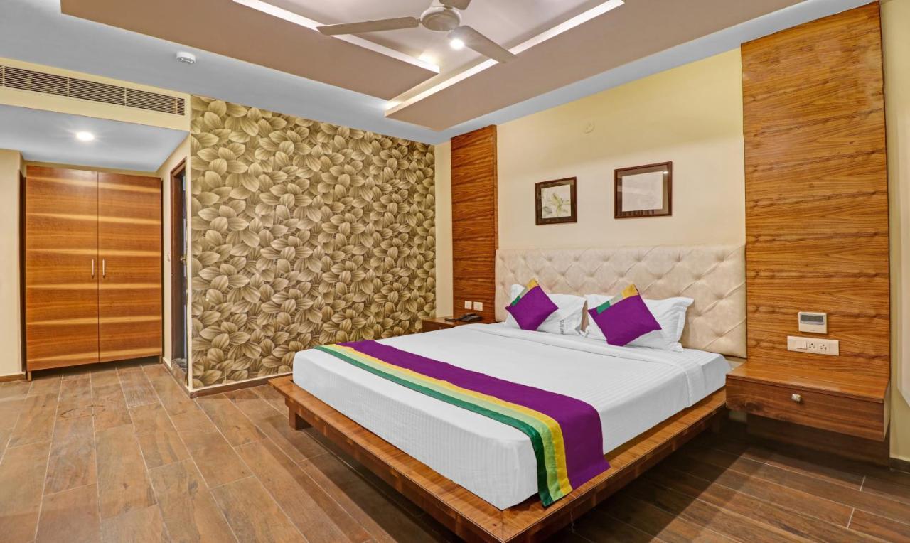 Treebo Premium Runway Suites, Marathahalli Bangalore Buitenkant foto