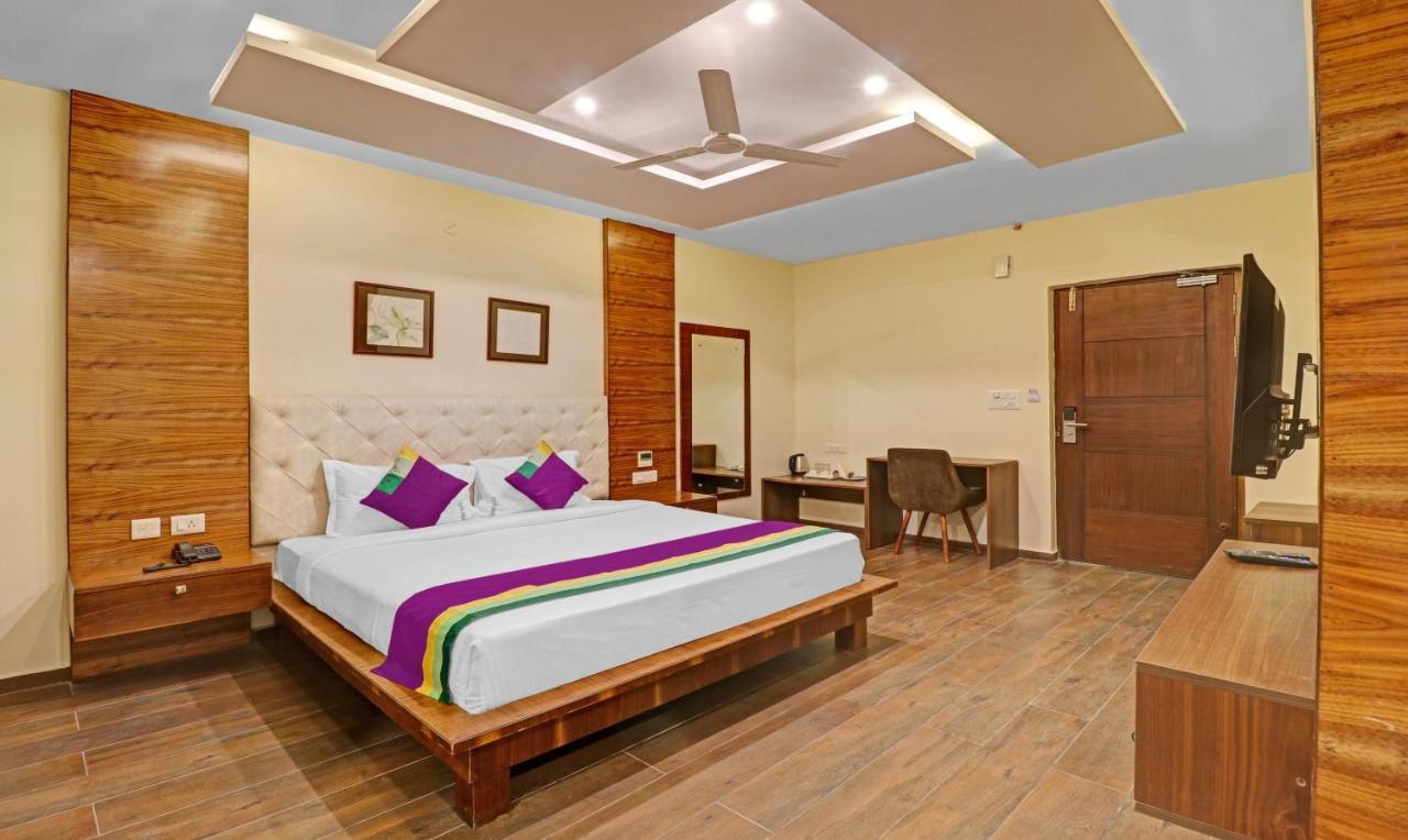 Treebo Premium Runway Suites, Marathahalli Bangalore Buitenkant foto